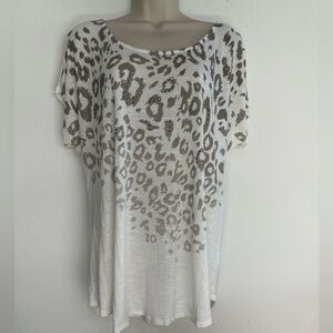 Apt. 9 Women’s Chic White leopard Top size XL